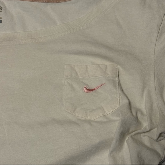 Nike Women's White Shirt Size XL - Picture 6 of 10
